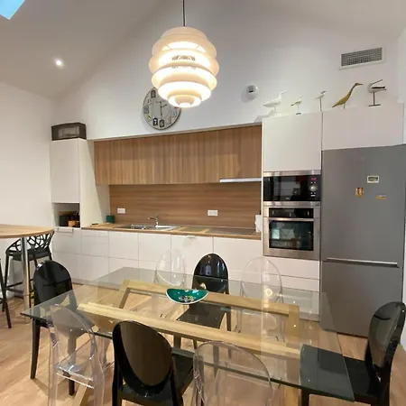 Casa vacanze Spacious House With Greenery Terrace And Garden *