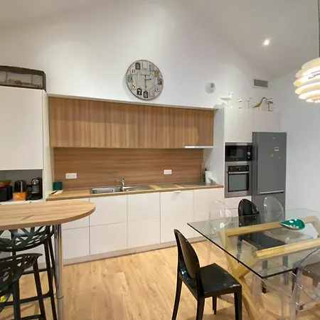 Spacious House With Greenery Terrace And Garden * Arcachon